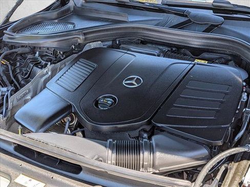 Used 2025 Mercedes-Benz GLC 350e 4MATIC image 21