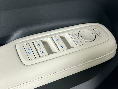 Used 2026 Hyundai Santa Fe SEL image 13