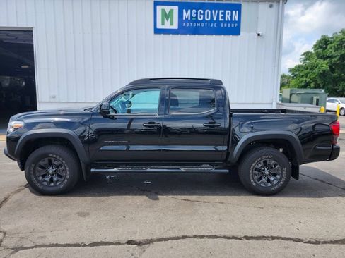 Used 2021 Toyota Tacoma SR5 w/ Trail Edition AWD/4WD image 2