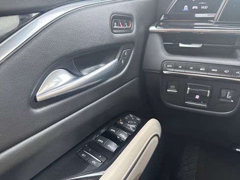 Certified 2022 Cadillac Escalade ESV Sport w/ Touring Package image 32