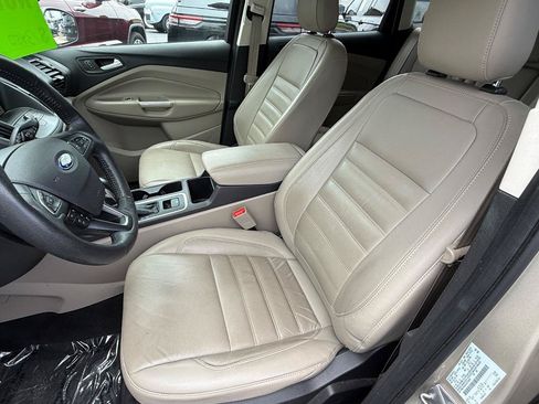 Used 2018 Ford Escape SEL w/ Ford Safe & Smart Package FWD image 16