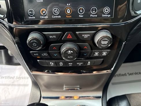 Used 2020 Jeep Grand Cherokee Altitude AWD/4WD image 17