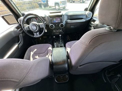 Used 2013 Jeep Wrangler Unlimited Sport image 29