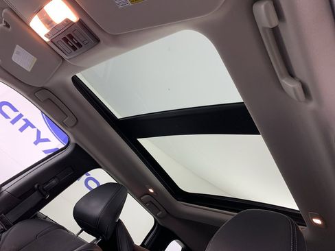 Used 2024 Mitsubishi Outlander SE image 30