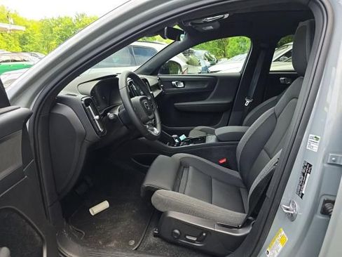 Used 2024 Volvo C40 Recharge Core AWD/4WD image 5