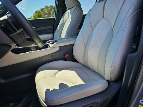 Used 2025 Toyota Grand Highlander AWD Hybrid image 21