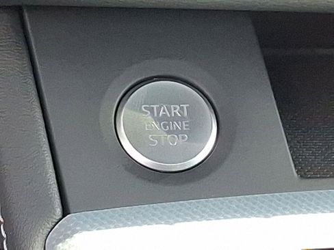 Certified 2025 Audi Q5 Prestige image 24