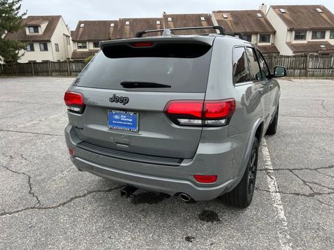 Used 2022 Jeep Grand Cherokee Laredo X image 10