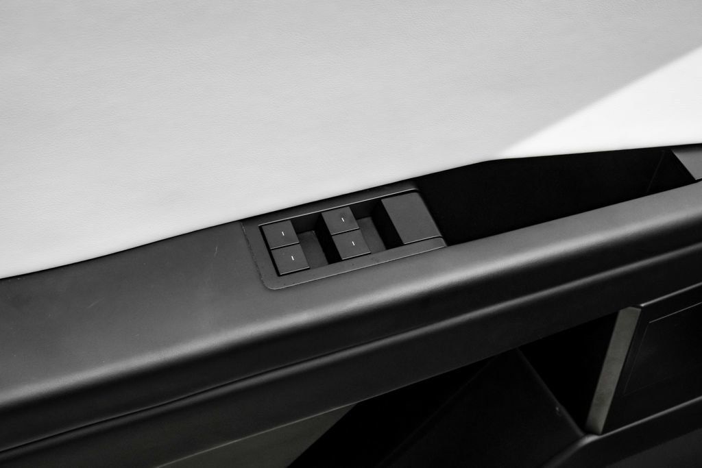 Used 2024 Tesla Cybertruck Cyberbeast AWD/4WD image 43