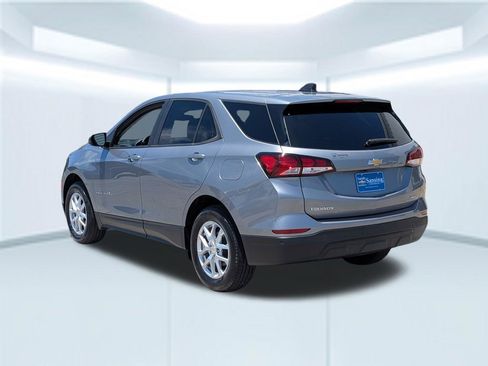 Used 2023 Chevrolet Equinox LS w/ LS Convenience Package AWD/4WD image 4
