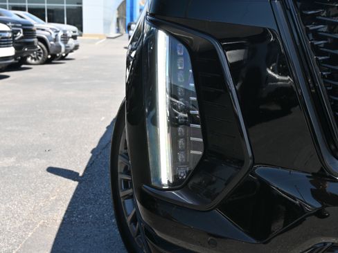 Used 2025 Cadillac Escalade Sport Platinum w/ LPO, Floor Liner Package AWD/4WD image 6