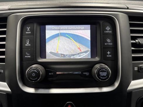 Used 2022 RAM 1500 Classic SLT image 8