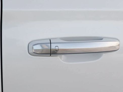 Used 2016 Cadillac Escalade ESV Luxury image 16