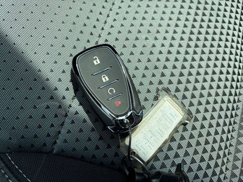 Used 2025 Chevrolet Trax LT FWD image 24