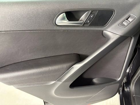 Used 2017 Volkswagen Tiguan Wolfsburg Edition FWD image 32