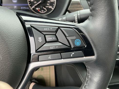 Used 2022 Nissan Altima 2.5 Platinum AWD/4WD image 18