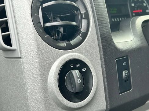 Used 2019 Ford E-350 and Econoline 350 Super Duty RWD image 15
