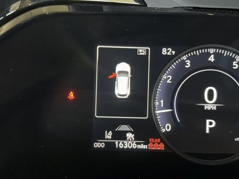 Certified 2025 Lexus NX 250 FWD w/ Accessory Package (Z1) image 17