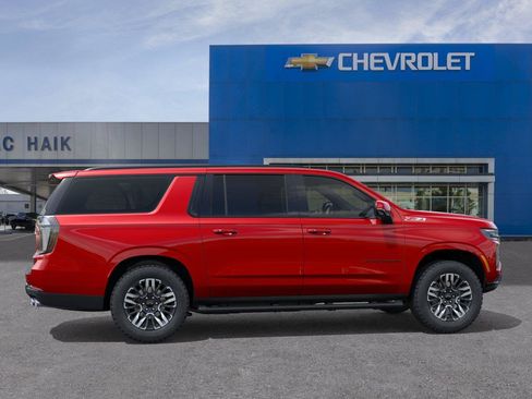 New 2026 Chevrolet Suburban Z71 w/ Comfort Package AWD/4WD image 5