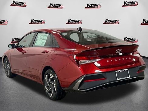 Certified 2025 Hyundai Elantra Sport FWD image 9
