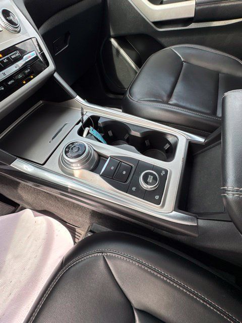 Used 2023 Ford Explorer XLT w/ Equipment Group 202A AWD/4WD image 14