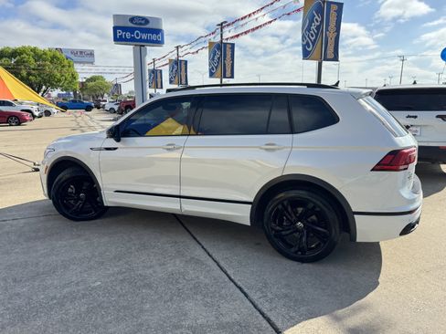 Used 2023 Volkswagen Tiguan SE R-Line image 9