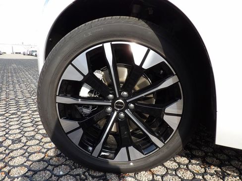 New 2026 Volvo XC60 B5 Plus w/ Protection Package Premier image 29