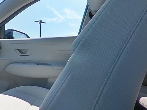 Certified 2024 Hyundai Kona SEL AWD/4WD image 31
