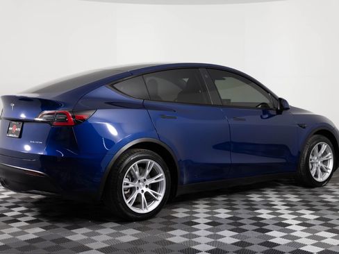 Used 2021 Tesla Model Y Long Range AWD/4WD image 8