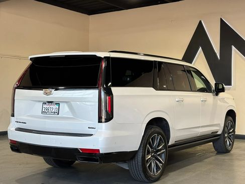 Used 2021 Cadillac Escalade ESV Sport w/ Driver Assist Tech Package AWD/4WD image 4