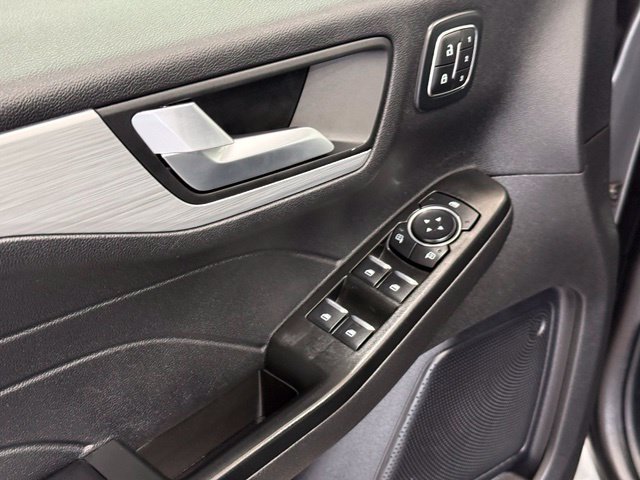 Used 2025 Ford Escape Platinum AWD/4WD image 15