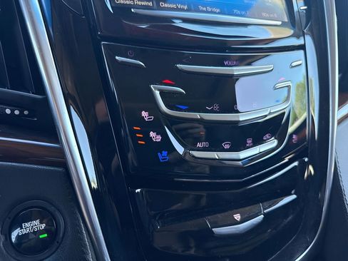 Used 2018 Cadillac Escalade Premium Luxury AWD/4WD image 26