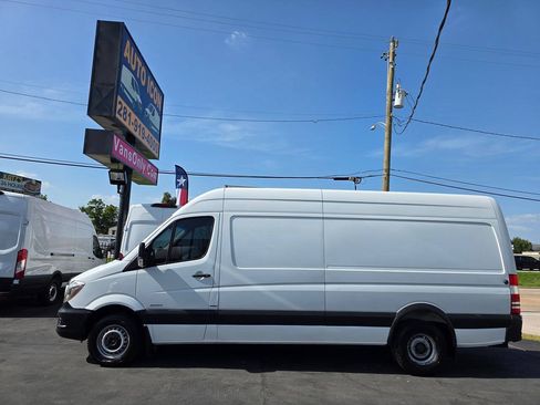 Used 2016 Mercedes-Benz Sprinter 3500 image 4