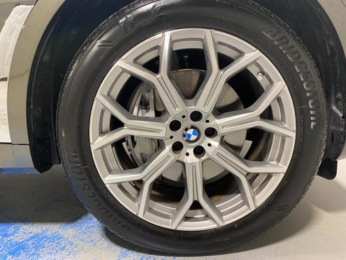 Used 2025 BMW X7 xDrive40i w/ Climate Comfort Package image 29