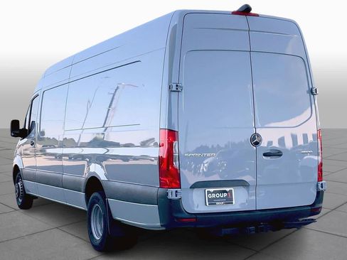Used 2024 Mercedes-Benz Sprinter 4500 image 11