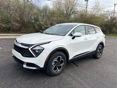 Certified 2023 Kia Sportage LX image 1