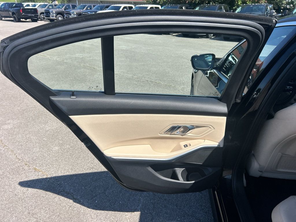 Used 2020 BMW 330i Sedan w/ Convenience Package RWD image 18