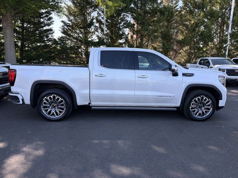 Used 2023 GMC Sierra 1500 Denali Ultimate AWD/4WD image 11