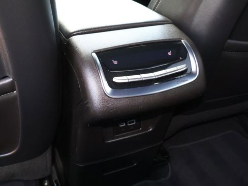 Used 2023 Cadillac XT6 Premium Luxury image 18