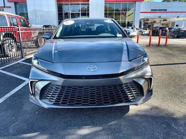 Used 2026 Toyota Camry SE FWD image 3