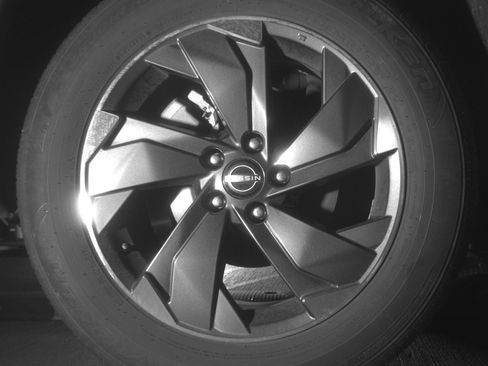 Used 2025 Nissan Rogue SV image 15