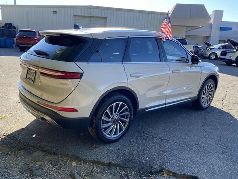 Used 2024 Lincoln Corsair Reserve w/ Equipment Group 201A FWD image 5