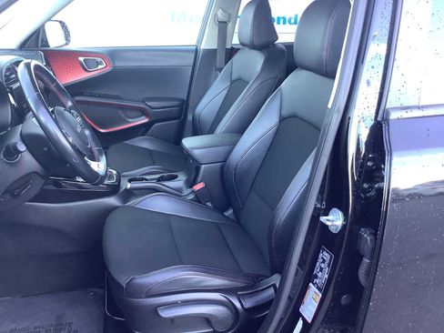 Used 2023 Kia Soul GT-Line FWD image 11