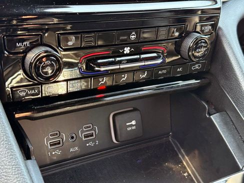 Used 2025 Jeep Grand Cherokee 4WD image 20