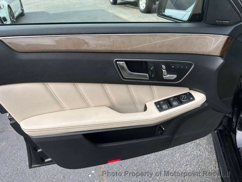 Used 2014 Mercedes-Benz E 550 4MATIC Sedan image 12