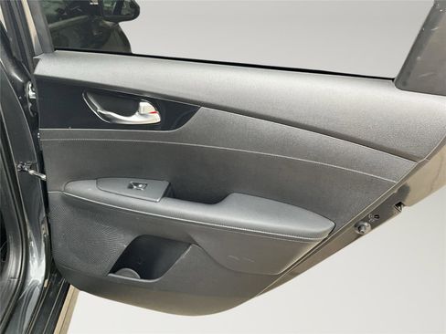 Used 2022 Kia Forte GT-Line FWD image 9