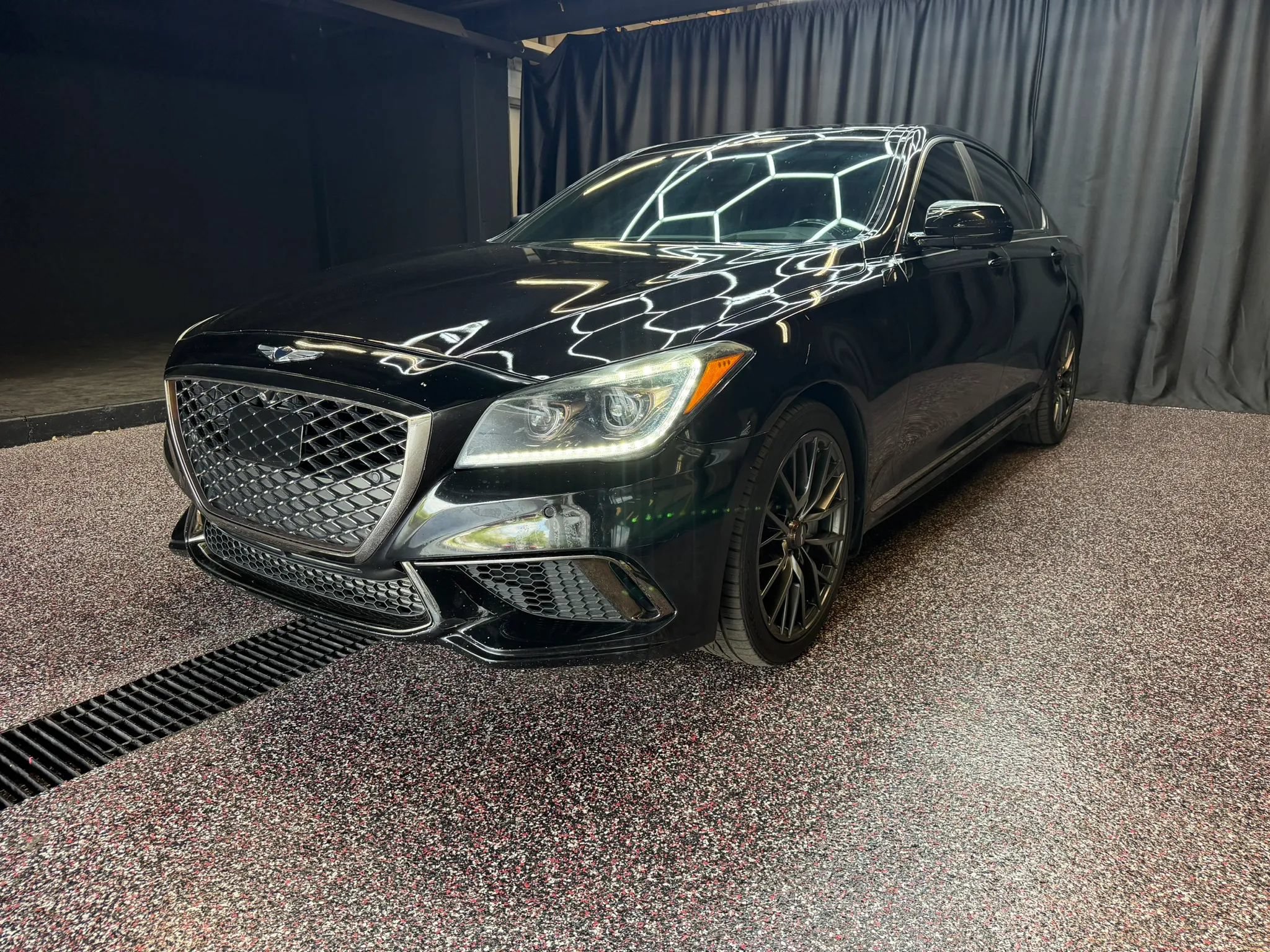 Used 2019 Genesis G80 3.3T Sport RWD image 3