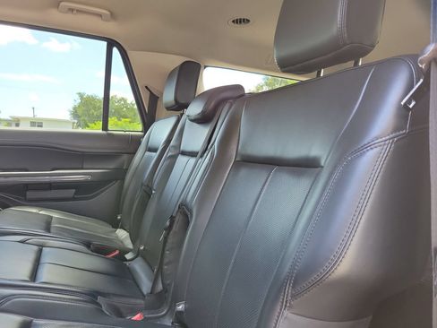 Used 2024 Ford Expedition Max XLT RWD image 12