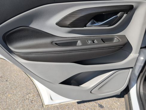 Used 2022 GMC Terrain SLT w/ LPO, Floor Liner Package image 28