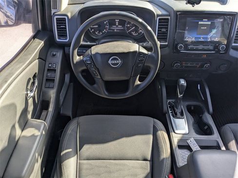 Used 2022 Nissan Frontier SV image 13